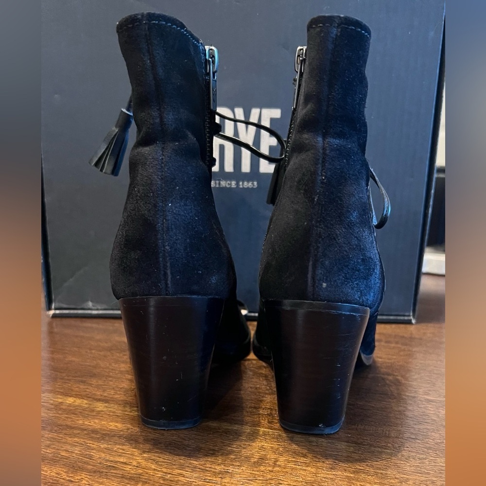 EUC FRYE Black Dani Whipstitch Suede Leather Peep Toe Chunky Heel Booties US 7.5 - Picture 7 of 13